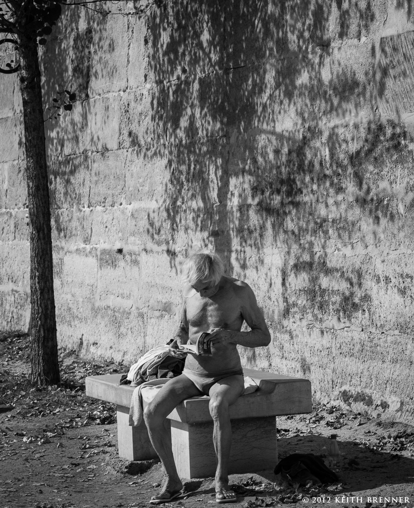 Reading on the Seine